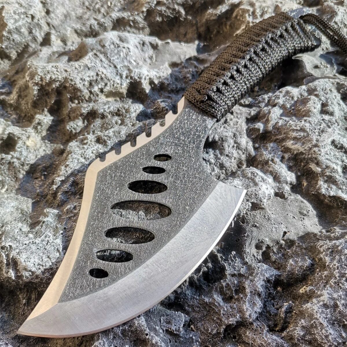 Versatile Outdoor Camping Axe - Image 4