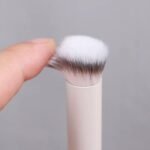 Multi-Purpose Makeup Brush: Concealer, Lip & Face Precision Tool - Image 5