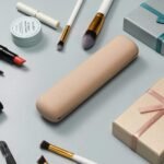 Sleek Silicone Makeup Brush Organizer - Compact Travel Pouch for Cosmetics - Image 3