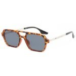 Chic Vintage Square Sunglasses - Image 4