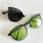 Stylish Foldable Unisex Sunglasses - UV400 Protection, Alloy Frame, Casual Eyewear - Image 3