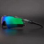 UV400 Multi-Sport Polarized Cycling Sunglasses for Men and Women - Image 5