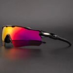 UV400 Multi-Sport Polarized Cycling Sunglasses for Men and Women - Image 3