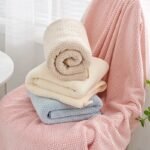 Luxurious Coral Velvet Bath Towel - Quick-Dry, Super Absorbent, Soft Touch - Image 3