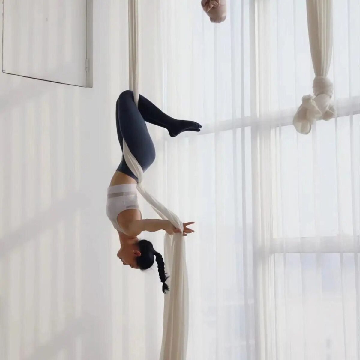 High Strength 11 Yards Aerial Silks Fabric for Acrobatic Flying Dance - Image 2