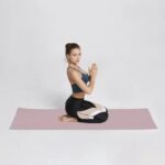 Premium Microfiber Yoga Towel - Anti-Slip, Quick-Dry, Extra Long for Fitness & Pilates - Image 4